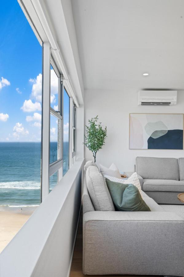The Coastal - Fully Renovated Front 3br Gold Coast