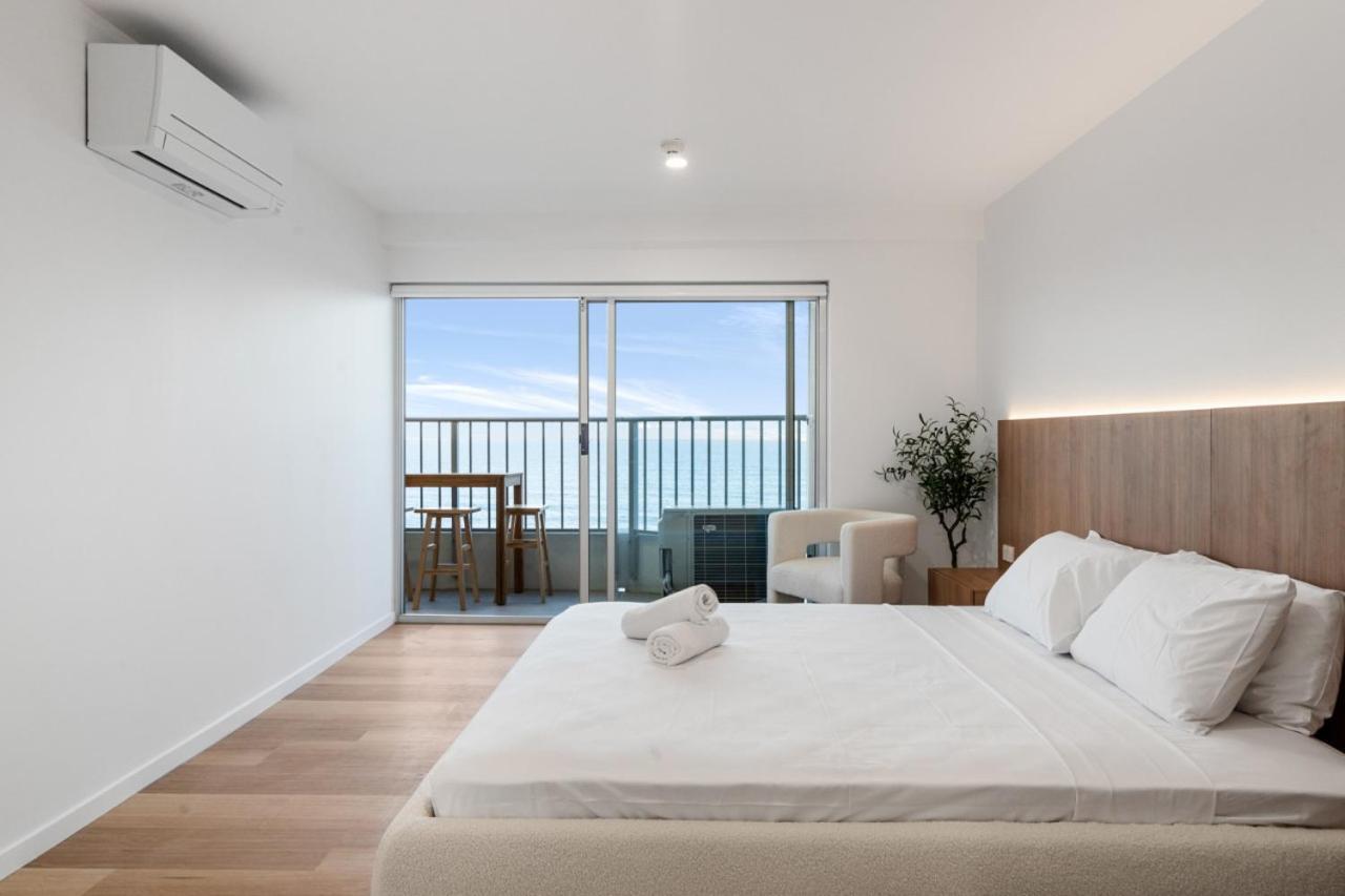 The Coastal - Fully Renovated Front 3br * Gold Coast