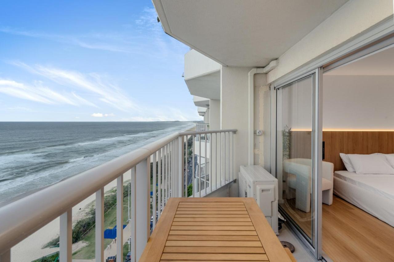 The Coastal - Fully Renovated Front 3br Gold Coast